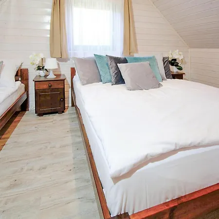 2 Bedroom Cozy In Feriehus Mielenko